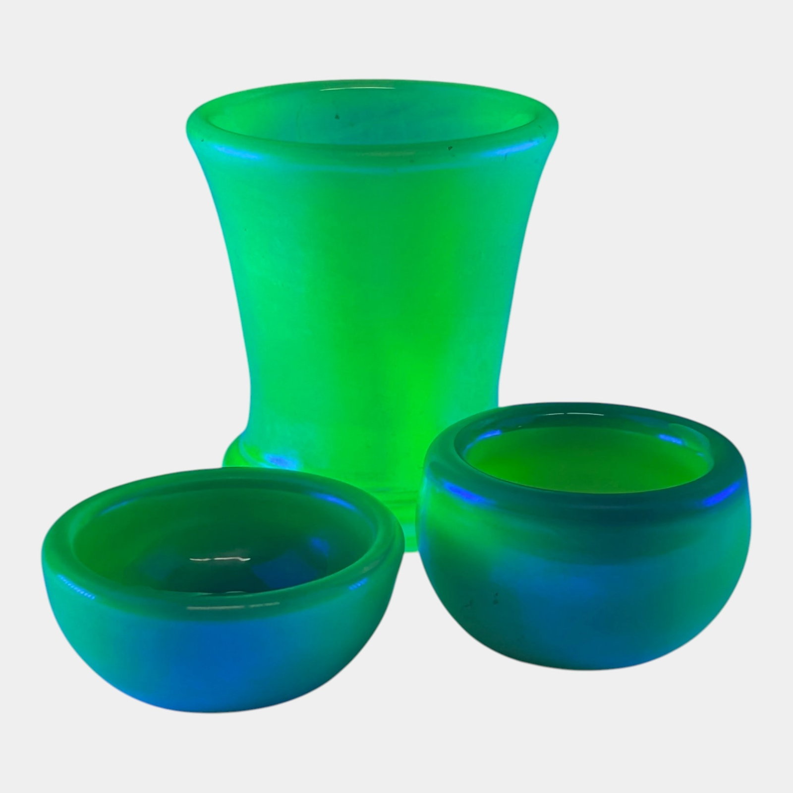 Terry Crider Ohio Studio Art Glass Uranium Green Iridescent Miniature Vase And Bowls: Professional, fast, and affordable in house shipping available for all items. For higher resolution images please visit bid.craftedauctions.com Terry Crider Ohio Studio Art Glass Uranium Green Iridesc