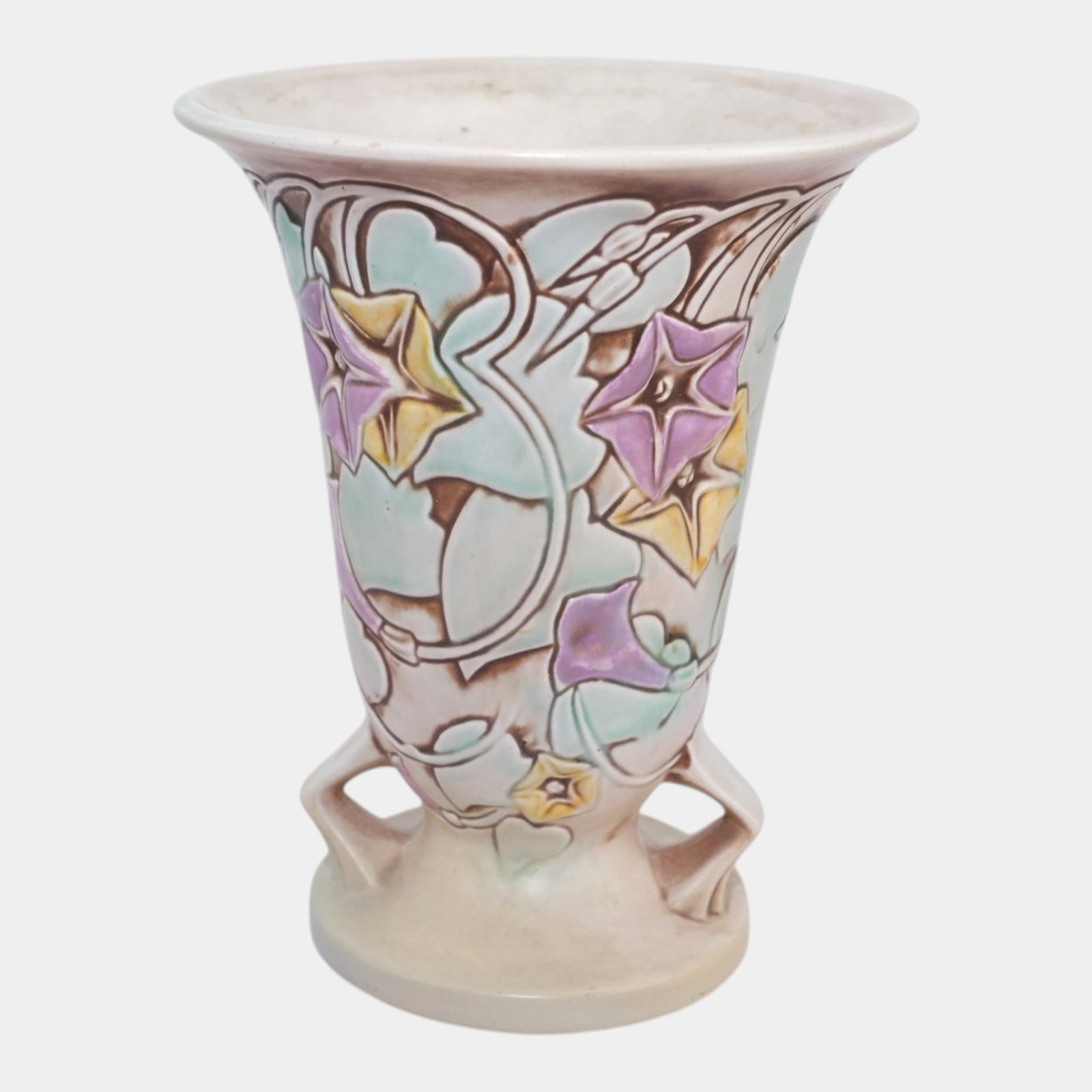 Roseville Morning Glory White 1935 Vintage Art Pottery Ceramic Vase 726-8: Professional, fast, and affordable in house shipping available for all items. For higher resolution images please visit bid.craftedauctions.com Roseville Morning Glory White 1935 Vintage Art Pottery C