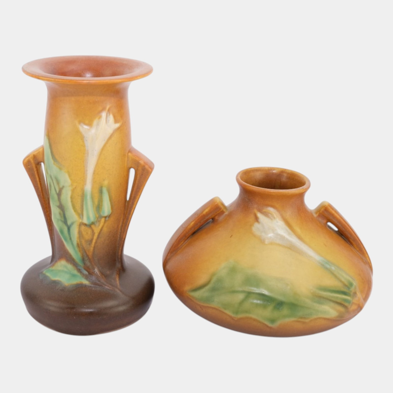 Roseville Thornapple Brown 1937 Vintage Art Deco Pottery Vases 815-7 808-4: Professional, fast, and affordable in house shipping available for all items. For higher resolution images please visit bid.craftedauctions.com Roseville Thornapple Brown 1937 Vintage Art Deco Pottery