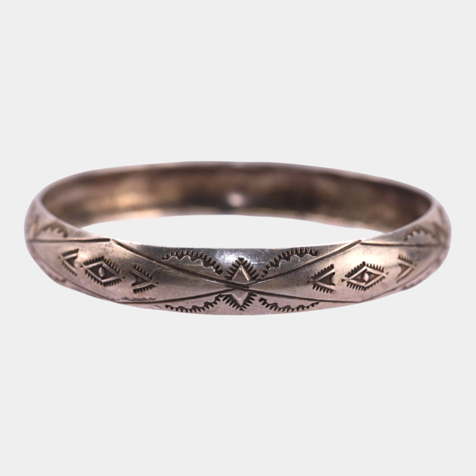 Jason Livingston Attributed Navajo Native American Sterling Silver Southwestern Engraved Cuff: Professional, fast, and affordable in house shipping available for all items. For higher resolution images please visit bid.craftedauctions.com Elegantly simple and finely detailed, this vintage sterl
