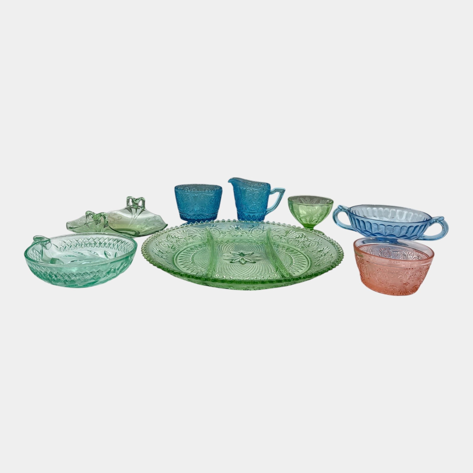 Tiara Indiana Glass Green "Chantilly" Sandwich Pattern Platter & Other Green Pink Blue Pattern Glass: Professional, fast, and affordable in house shipping available for all items. For higher resolution images please visit bid.craftedauctions.com Tiara Indiana Glass Green "Chantilly" Sandwich Pattern P