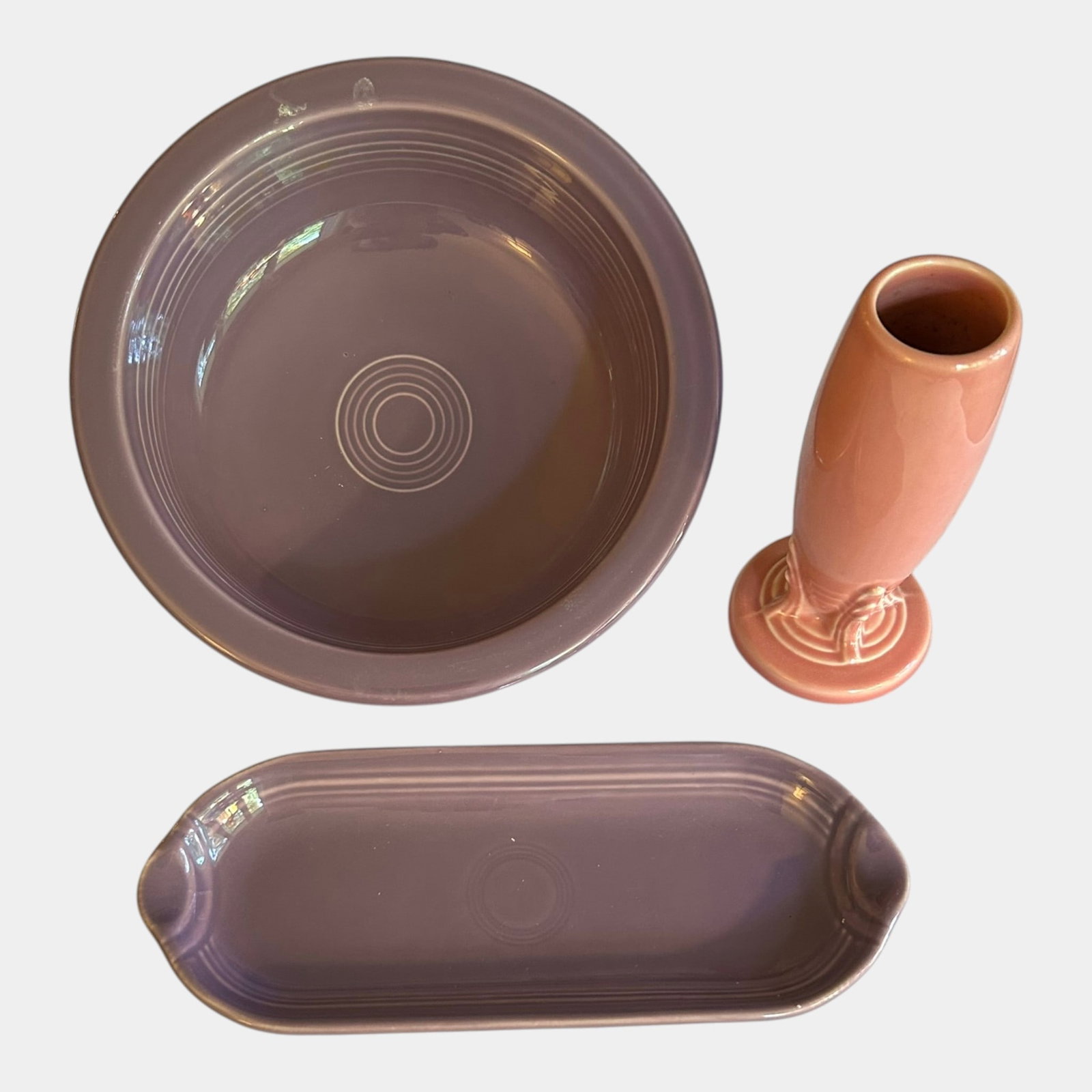 Fiesta Homer Laughlin China Co. Vintage Purple & Peach Bowl Tray And Bud Vase: Professional, fast, and affordable in house shipping available for all items. For higher resolution images please visit bid.craftedauctions.com Fiesta Homer Laughlin China Co. Vintage Purple & Peach B