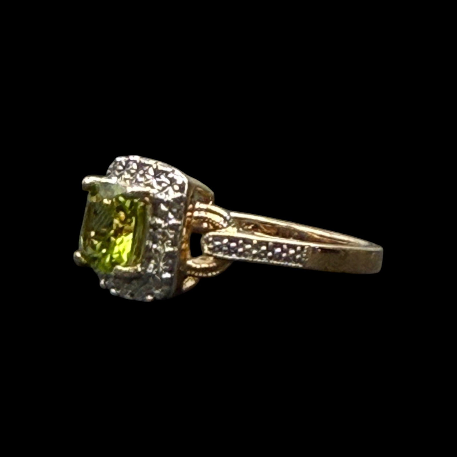Sterling Silver Peridot & White Accent Stone Halo Ring With Pave Accents Size 7: Professional, fast, and affordable in house shipping available for all items. For higher resolution images please visit bid.craftedauctions.com Elegantly crafted in sterling silver, this ring features