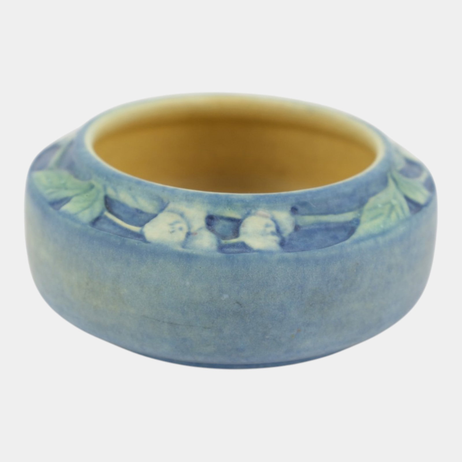 Newcomb College 1917 Vintage Arts and Crafts Pottery Blue Floral Decorated Rim Bowl Vase Simpson: Professional, fast, and affordable in house shipping available for all items. For higher resolution images please visit bid.craftedauctions.com Newcomb College 1917 Vintage Arts and Crafts Pottery Blu