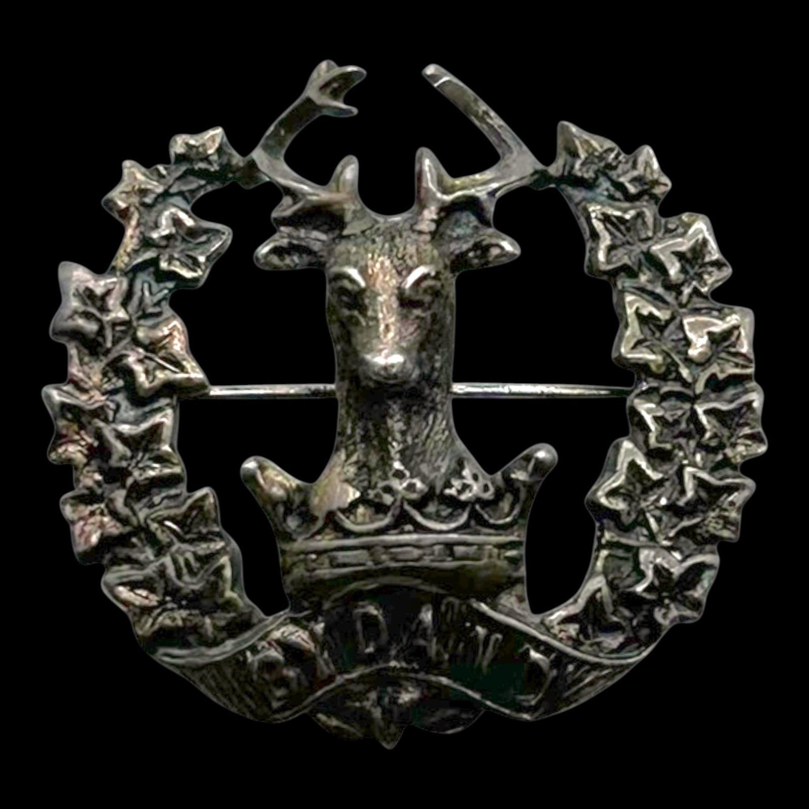 Gordon Highlanders Early 20th Century Hallmarked Silver Officers Glengarry Badge Victorian Stag Head: Professional, fast, and affordable in house shipping available for all items. For higher resolution images please visit bid.craftedauctions.com Finely detailed Victorian hallmarked sterling silver Gor