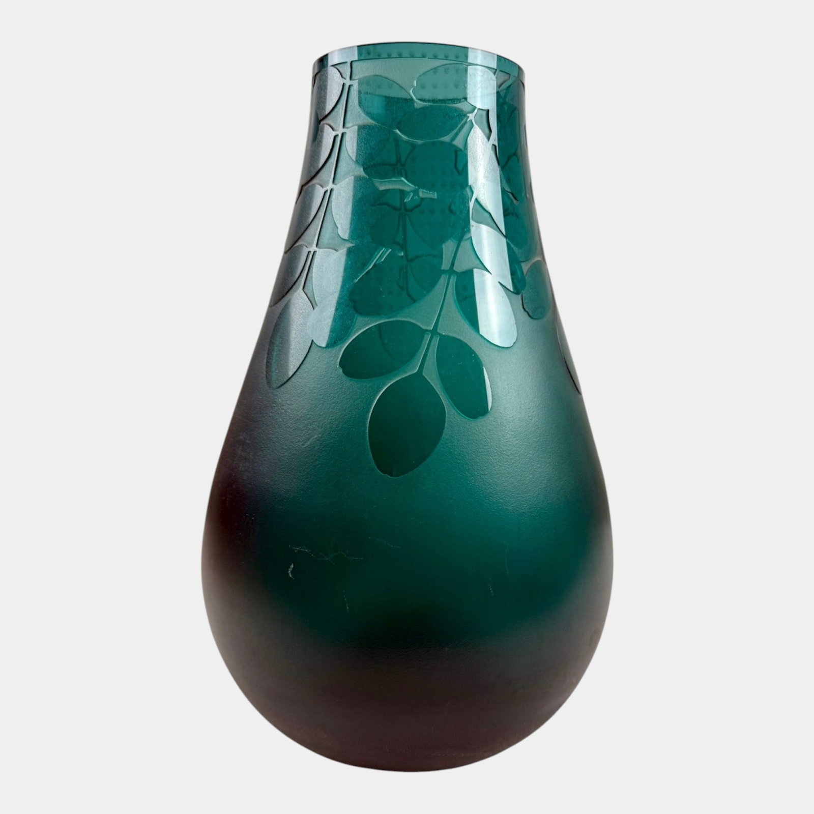 Ken Benson LS For Pilgrim Glass 1980s Teal Cameo Art Glass Leaf Decorated 10" Tall Vase: Professional, fast, and affordable in house shipping available for all items. For higher resolution images please visit bid.craftedauctions.com Ken Benson LS For Pilgrim Glass 1980s Teal Cameo Art Gla