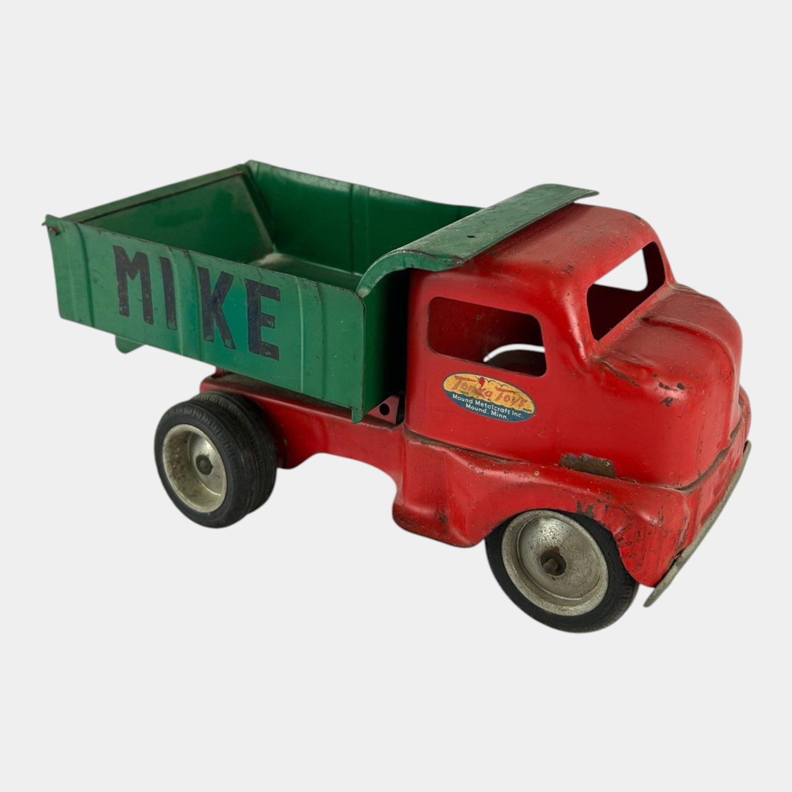 Tonka Toys Mound Metalcraft Inc. 1950s Pressed Steel Green Red Dump Truck Toy: Professional, fast, and affordable in house shipping available for all items. For higher resolution images please visit bid.craftedauctions.com Tonka Toys Mound Metalcraft Inc. 1950s Pressed Steel Gre