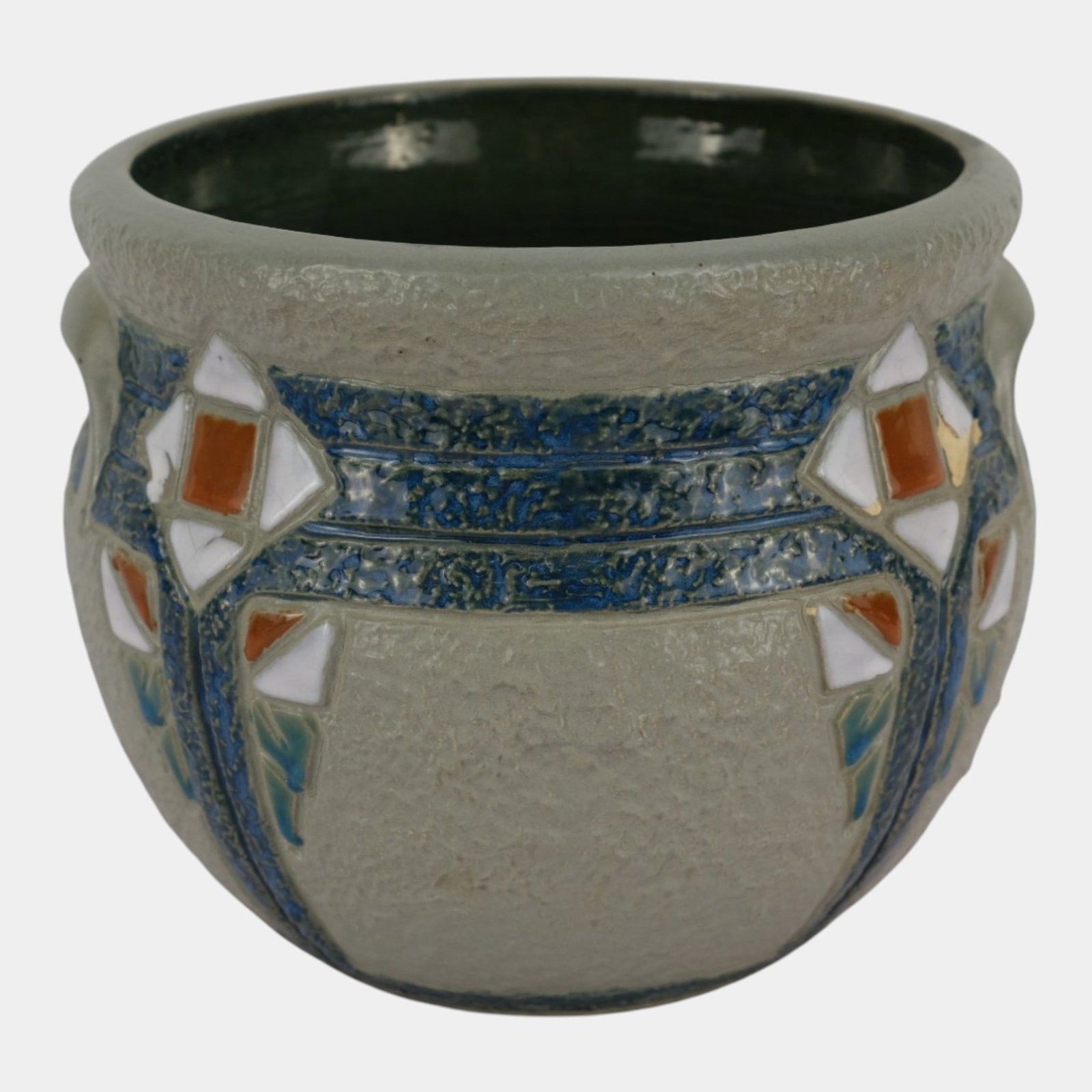 Roseville Mostique Gray 1916 Vintage Art Pottery Jardiniere Planter 622-7: Professional, fast, and affordable in house shipping available for all items. For higher resolution images please visit bid.craftedauctions.com Roseville Mostique Gray 1916 Vintage Art Pottery Jardini