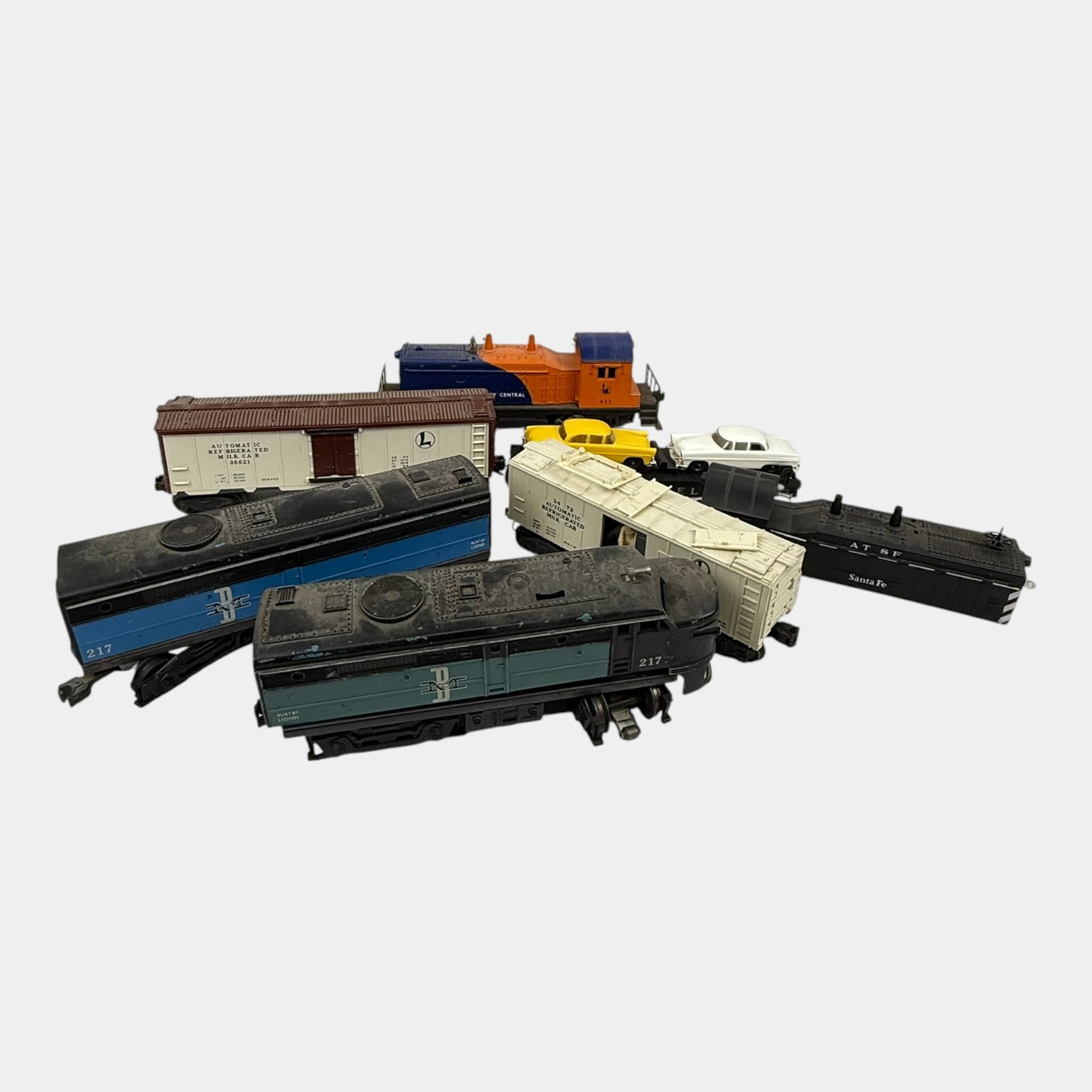 Lionel Trains Post War Locomotive Engines, Box Cars, Flatbed Train Cars For Parts As Is (1 of 15)
