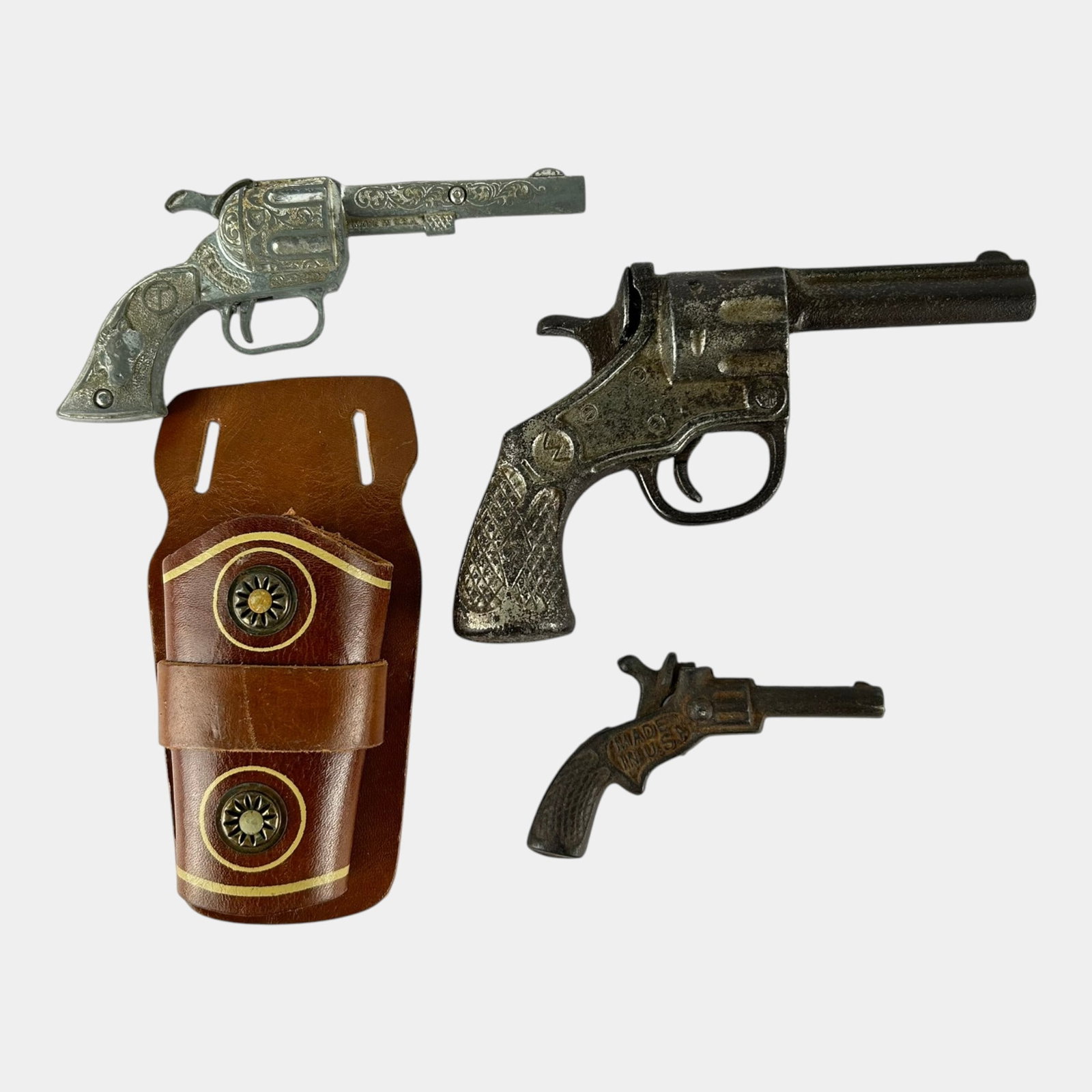 Mid Century Cast Metal Western Cowboy Toy Cap Guns Revolvers Pistols & Leather Holster (1 of 5)