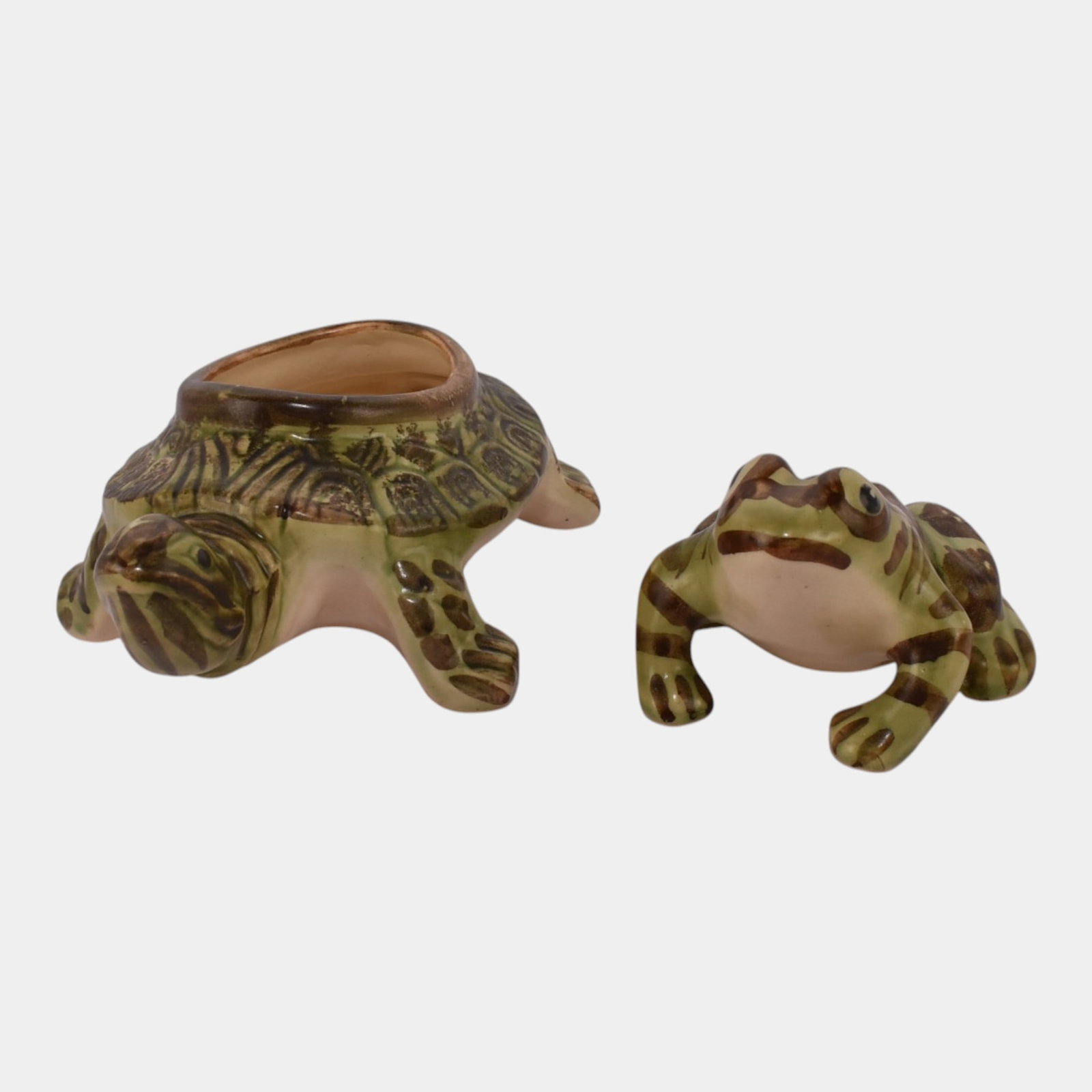 Brush McCoy Mid Century Modern Art Pottery Green Spotted Turtle Planter & Frog Figurine: Professional, fast, and affordable in house shipping available for all items. For higher resolution images please visit bid.craftedauctions.com Brush McCoy Mid Century Modern Art Pottery Green Spotted