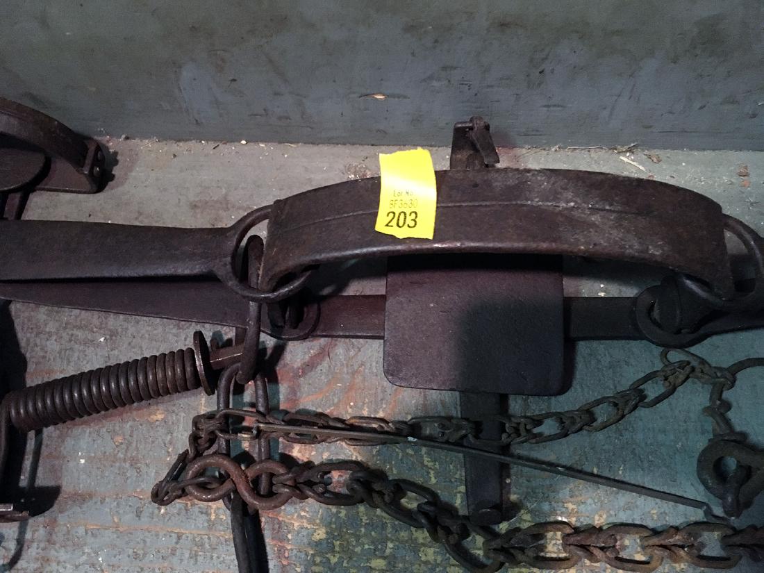 17 Antique Steel Traps (1 of 12)