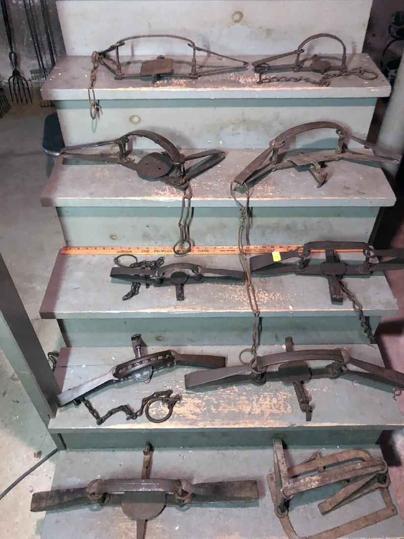 10 Medium Antique Steel Traps (1 of 5)