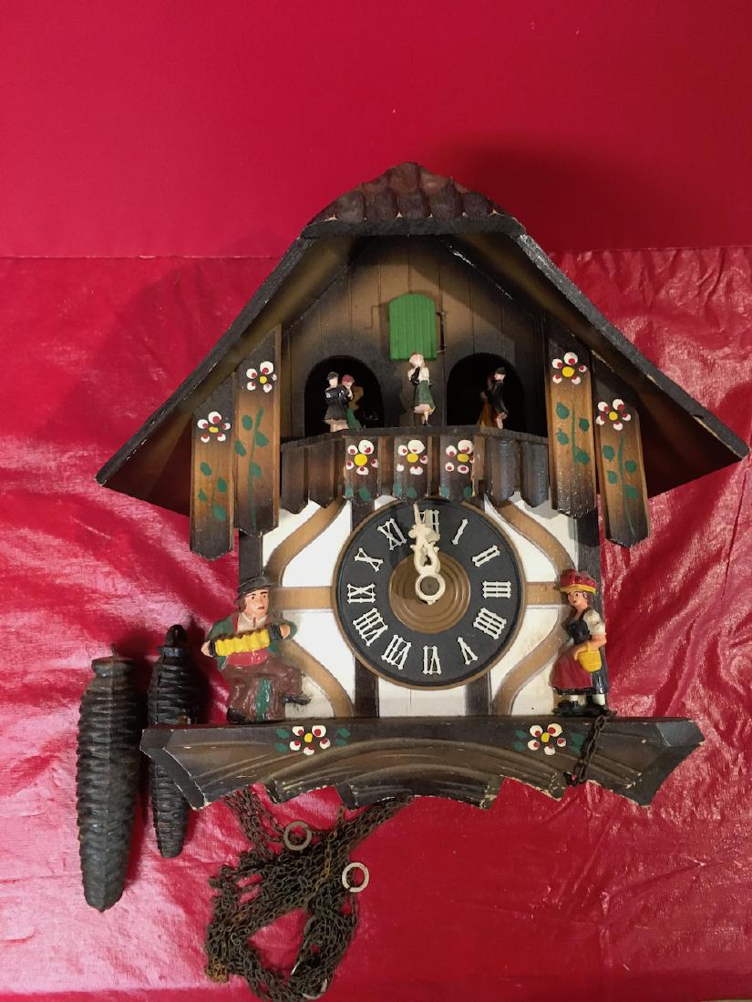 Black Forest Cuckoo Clock (1 of 6)