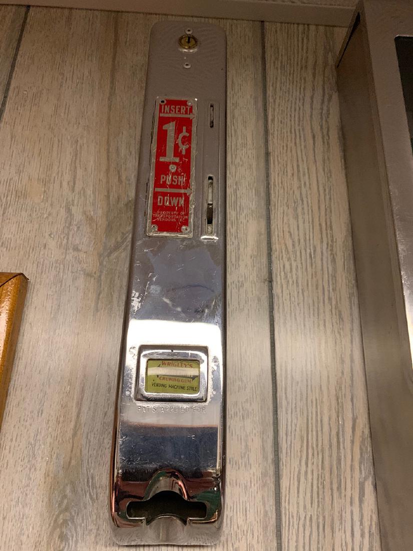 1 Cent Gum Vending Machine: Vintage 1 Cent gum coin operated vending machine, Wrigleyâ€™s Gum, chrome dispenser. In working order with keys. From a lifetime collection of over 50 years!