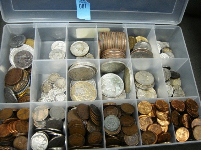 Coins: (7) Morgan Dollars 1880 - 1921, (4) Peace Do: Coins: (7) Morgan Dollars 1880 - 1921, (4) Peace Dollars 1922 - 1926, $4.75 90% US quarters, $1.00 40% halves, 33 War nickels, $2.70 Barber dimes, $2.20 Silver Mercury and Roosevelt Dimes, 27 Ike Doll