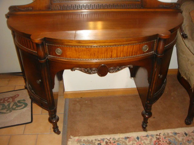 1920's Ladies Vanity w/ mirror - 2