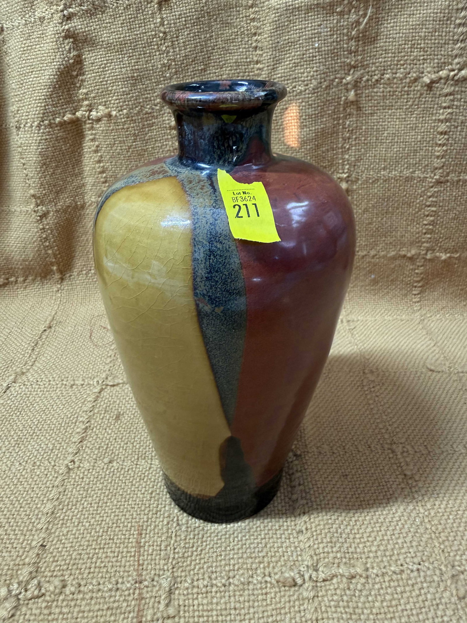 Vase and glassware: Description