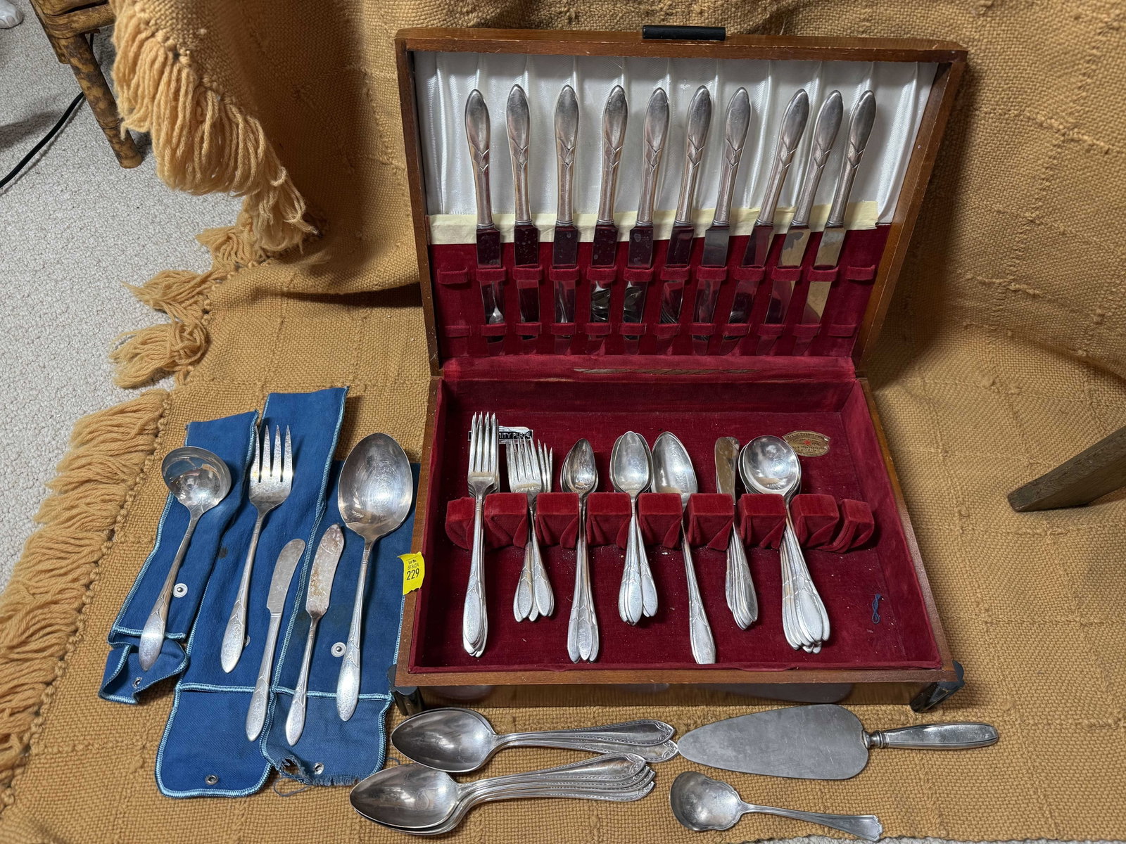 Silverwear: Description