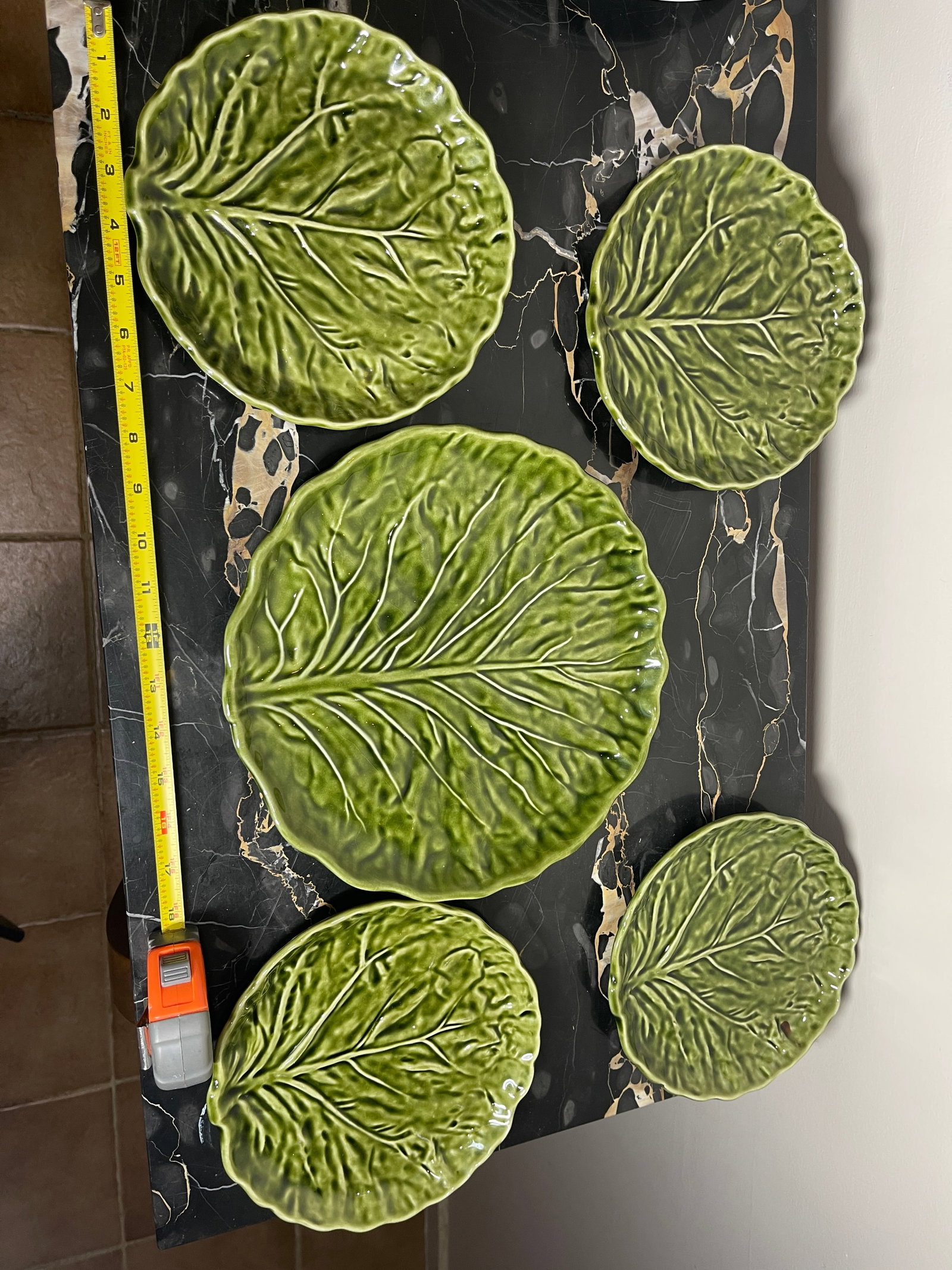 Lettuce Dish Set: description