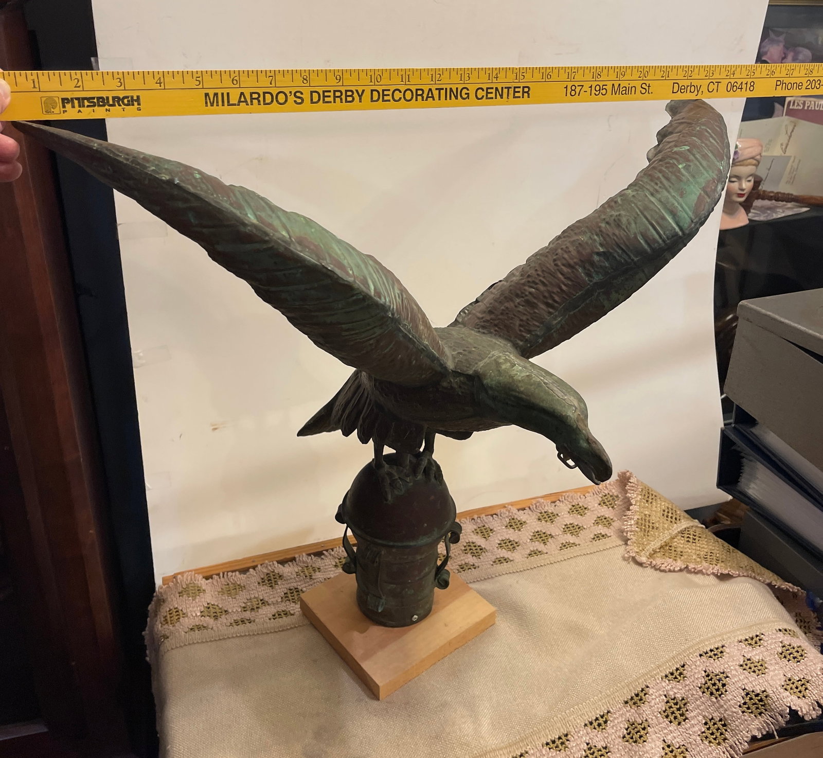 Eagle and Lamp Decor - 3