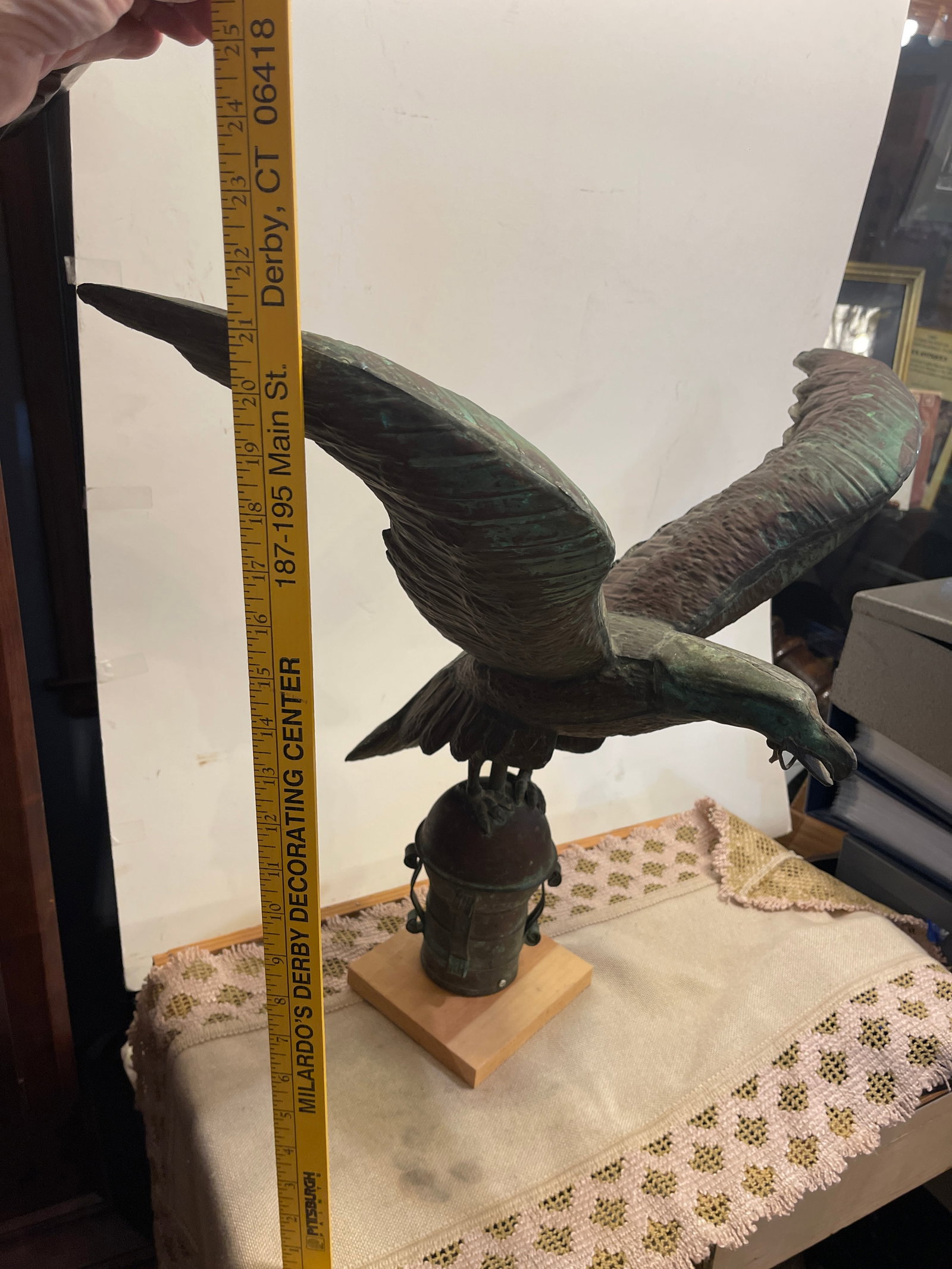 Eagle and Lamp Decor - 4