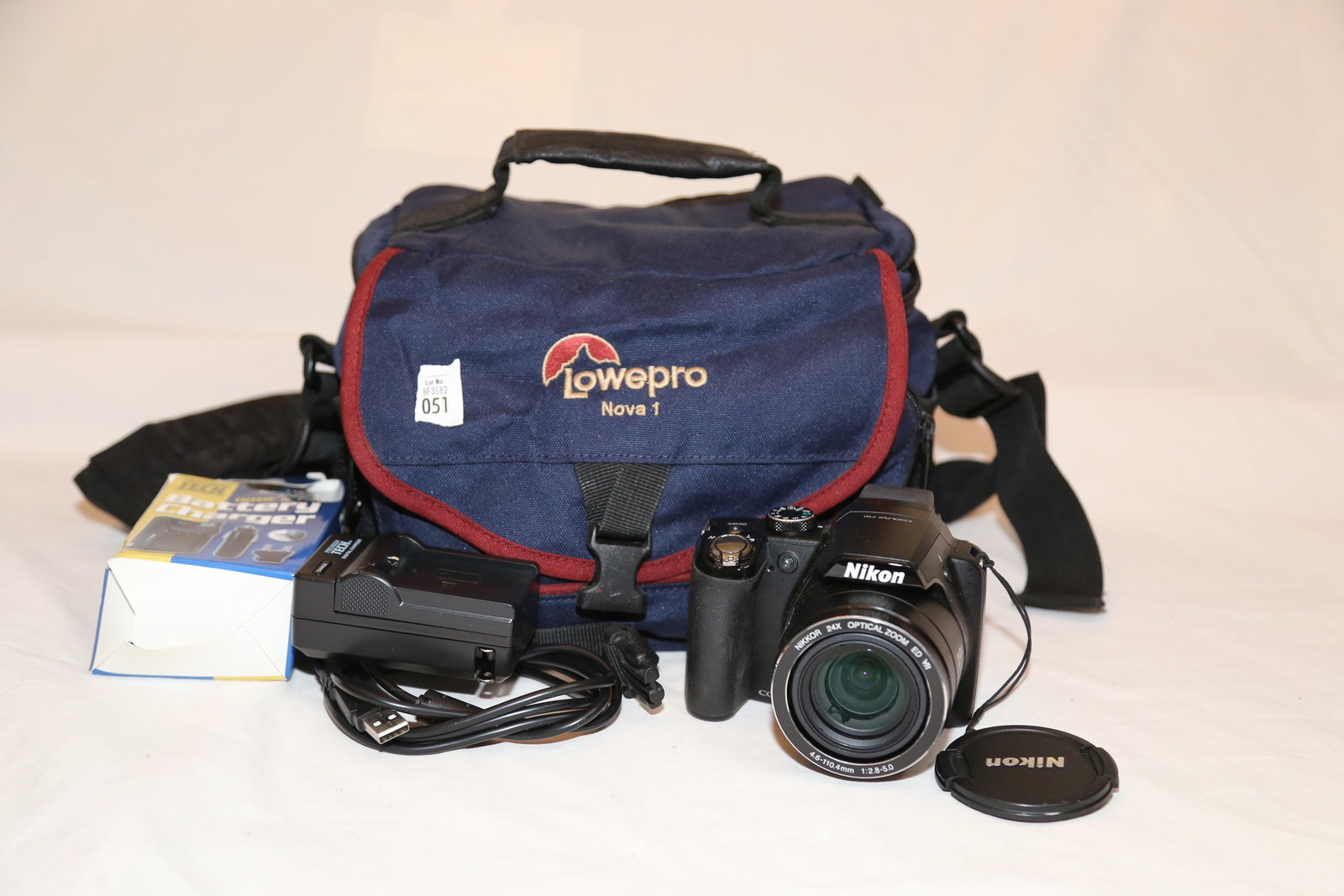 Nikon Coolpix P90 digital 12.1MP (1 of 2)
