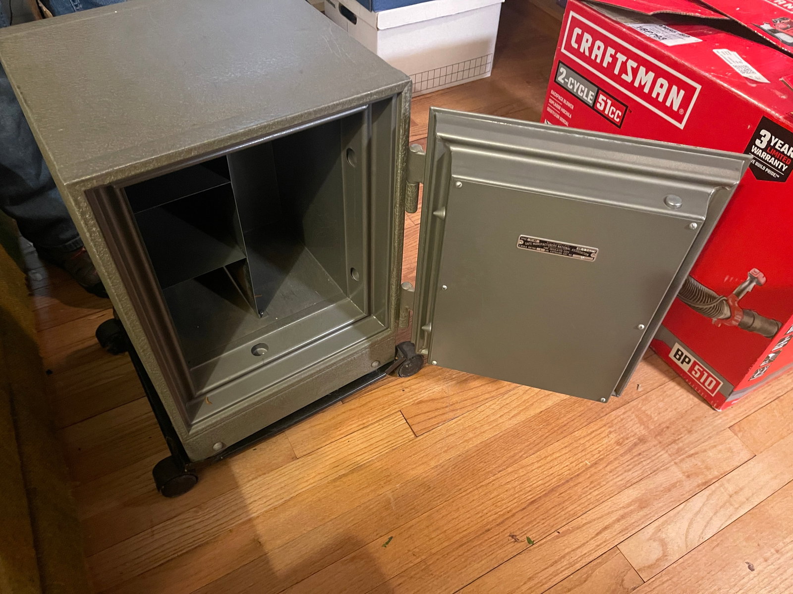 Fire-Insulated Safe w/ combination: This is an F1-ND Insulated safe with the combination.