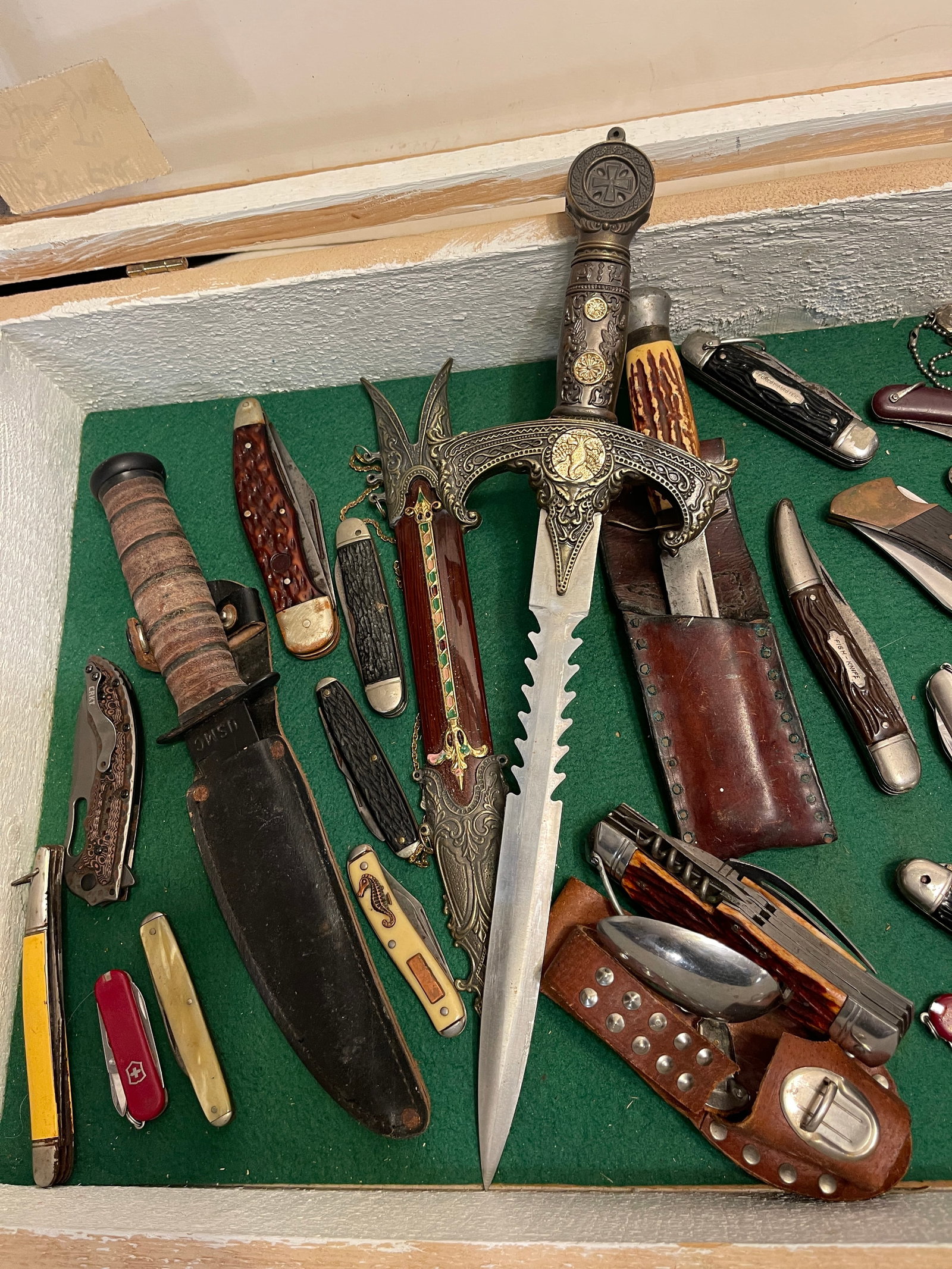Assorted Knives and Dagger collection - 2