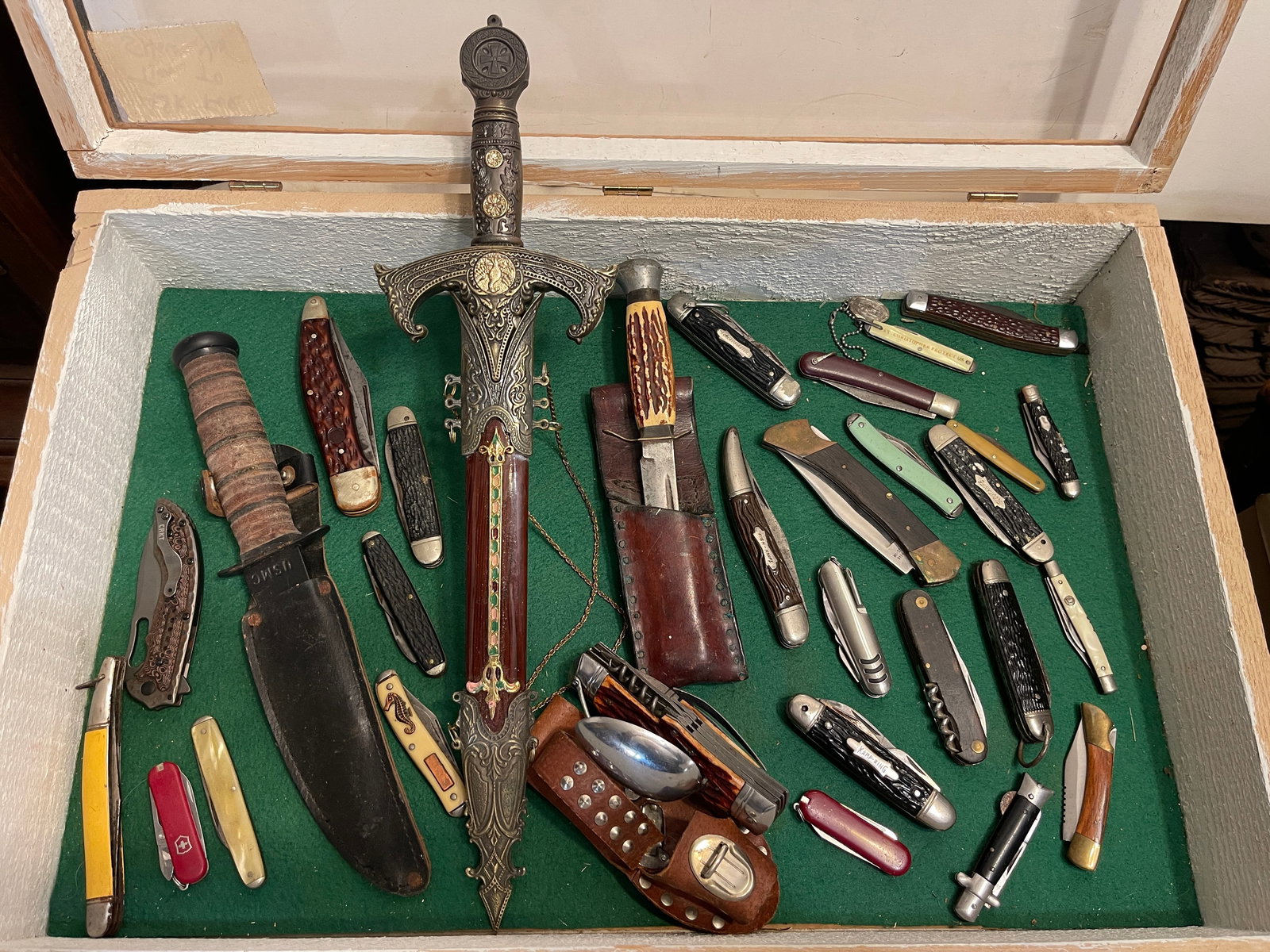 Assorted Knives and Dagger collection - 3