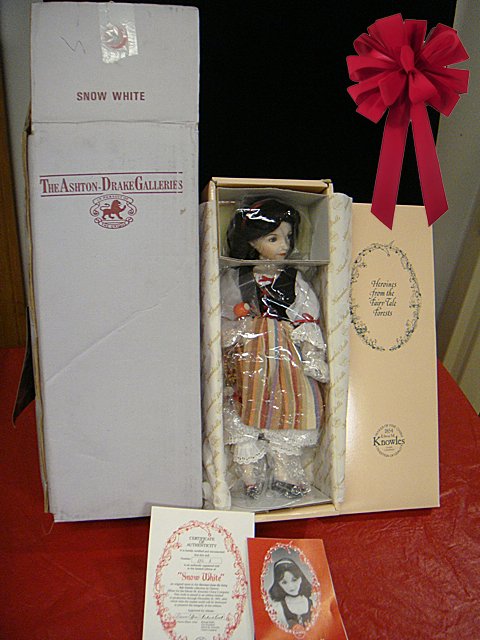 St. Jude Item: "Snow White" Doll: To Benefit St. Jude Children's Research Hospital; Dianna Effner's Heroines from the Fairy Tale Forest "Snow White" Doll from Ashton-Drake Galleries, Edwin M. Knowles China Company. Fine bisque porcela
