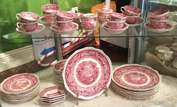 Set of Mason's Ware: Set of Mason's Patent Ironstone China. Very nice condition, includes plates, salad plates, cups and saucers, creamer and sugar, etc. Approx. 69 pieces total.