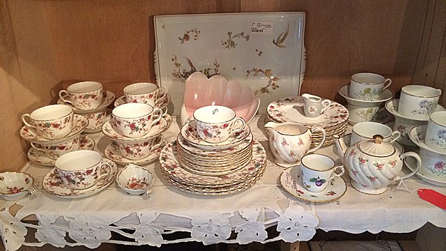 China Lot: Minton China Ancestral Pattern, Luncheon set with 41 pieces. Sadler Teapot and Creamer, Richard Jinori Coffee set, 7 cups and saucers. Richard Jinori Danty tea bag holder (2), Richard Jinori Platter, 