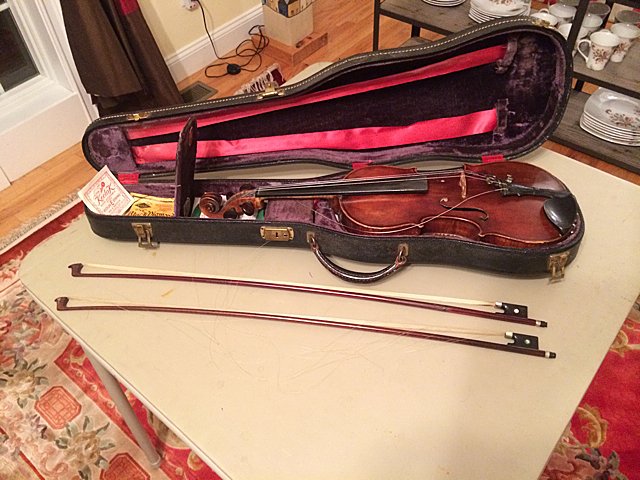 3/4 Size Violin with Case: Violin with case and 2 bows (1 looks to be marked).
