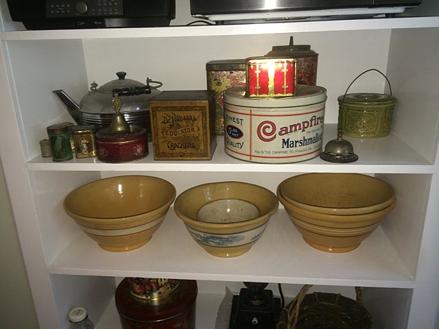 Vintage Country Kitchen Lot: Vintage Country Kitchen lot includes vintage yellow ware bowls, country tins assortment, copper tea kettle with chrome, American Victorian No. 1 Cast Iron Coffee mill with hand painted patriotic medal