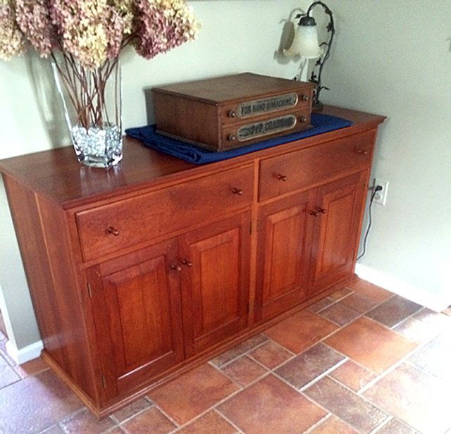 Thomas Moser Server: Hand-Crafted by Thomas Moser (Freeport, Me.) four door Cherry server, matches dining set in Lot 76. This server comes from a Litchfield, CT estate and has to be picked up and removed or shipped from t