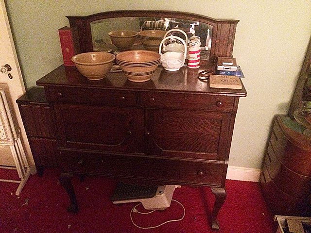 Oak Side Board with contents (1 of 5)