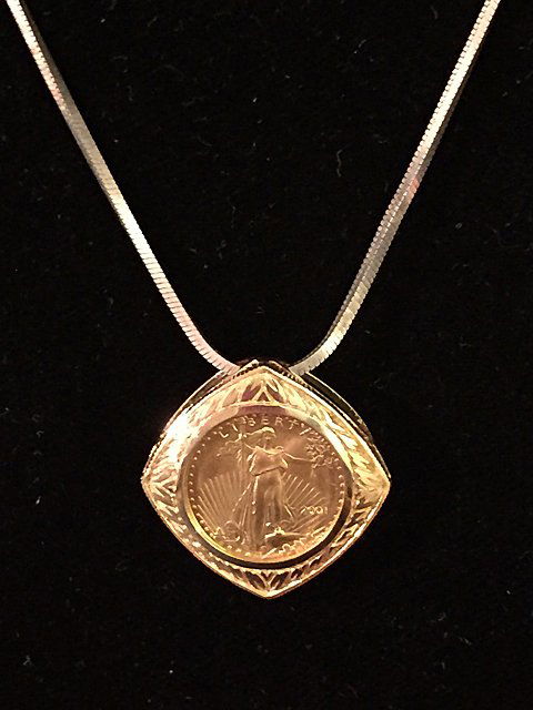 Gold Coin Necklace (1 of 4)