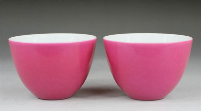 Chinese Rouge-Red Glaze Pairs Tea Cups: Chinese Rouge-Red Glaze Pairs Tea Cups.Six character mark on base "Da Qing Yong Zheng Nian Zhi".H 1.77",Dia 2.48.