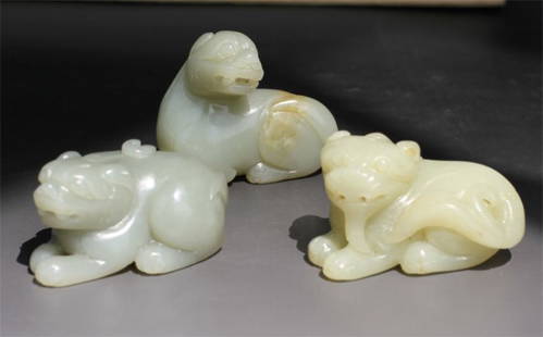 Chinese Celadon Jade Nephrite Animal 3 Pieces: Chinese Celadon jade nephrite carving animal 3 pieces.Completely hand-carved and hand polished which is made of full genuine natural translucent pure creamy nephrite jade.H 1.18", L 2.17