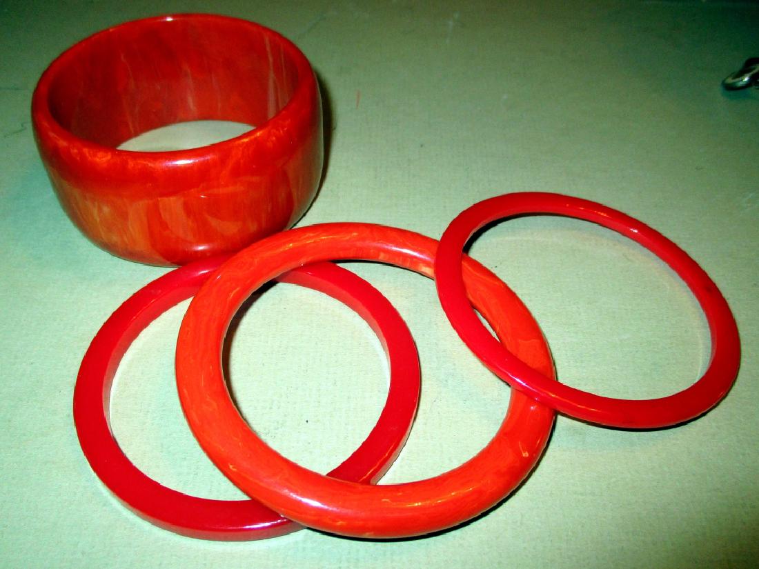 Four Vintage Bakelite Bangle Bracelets (1 of 1)