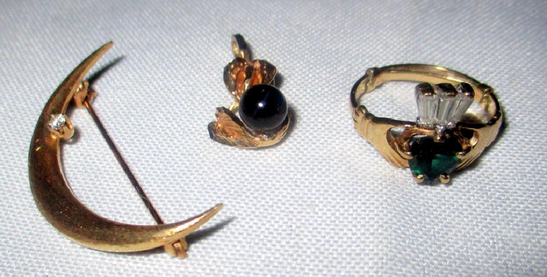 Three Pieces of Gold Jewelry. (1 of 1)