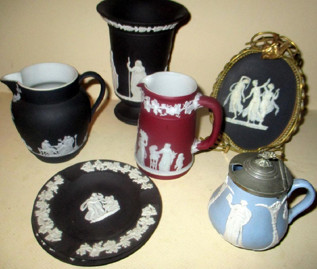 Six Pieces of Vintage Wedgewood Porcelain (1 of 1)