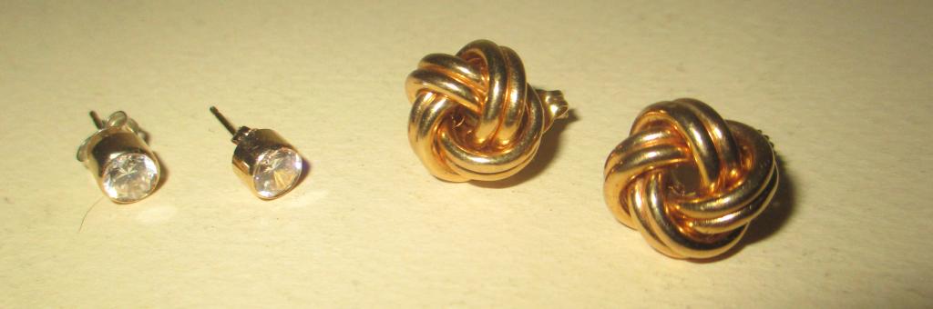 Lot of Gold Earrings (1 of 2)