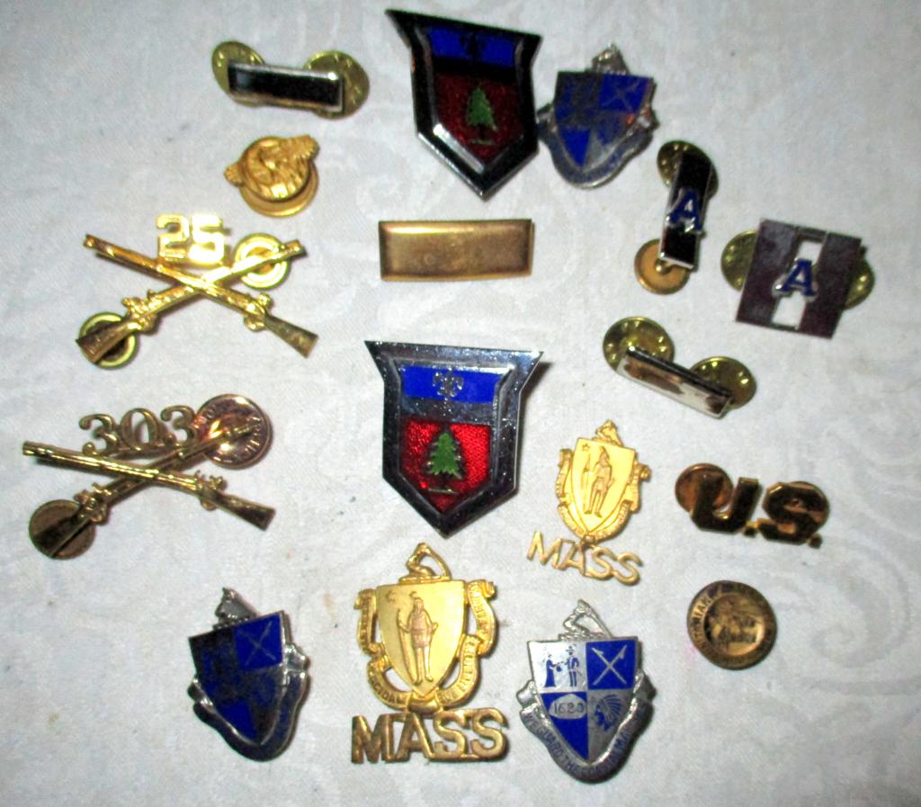 MIsc. Lot of US & Mass. Pins & Buttons (1 of 2)
