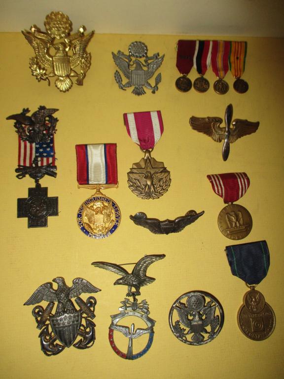 Lot of 13 Vintage American War Medals Etc. (1 of 4)
