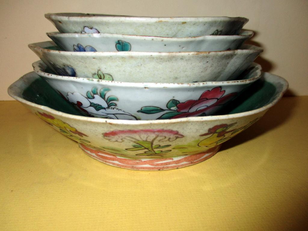 Set of 5 Chinese 19th C. Serving Bowls (1 of 3)