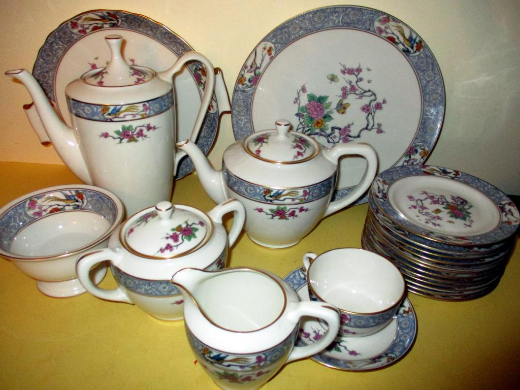 Lenox Ming Pattern Coffee & Tea Service (1 of 3)