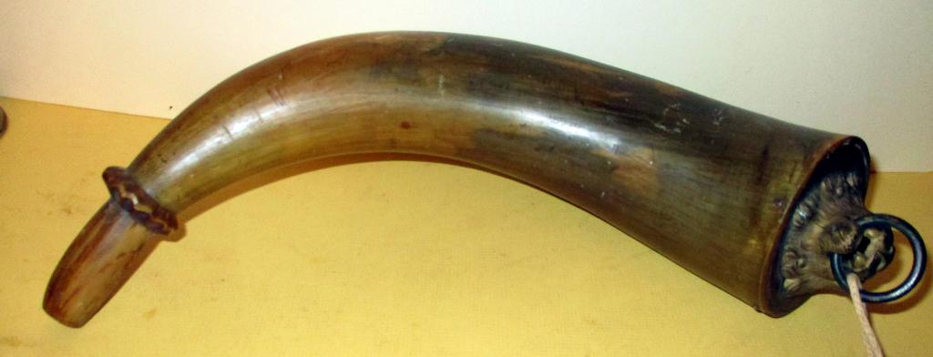Vintage Powder Horn (1 of 2)