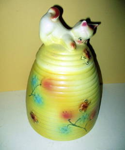 Vintage Cookie Jar: Vintage Beehive Cookie Jar with Cat on Cover; Approximate Size is 11" inches Tall and Approximately 8" inches Wide. In Fair to Good Condition.